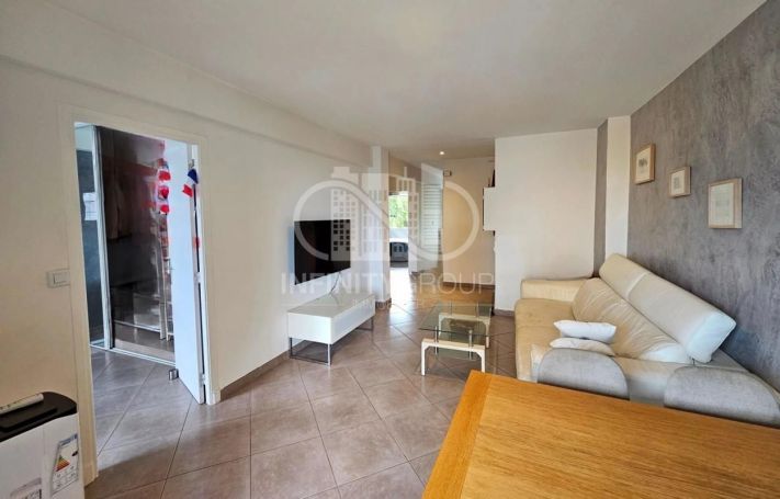 A louer APPARTEMENT T3 64 M2 BORD DE MER ANTIBES