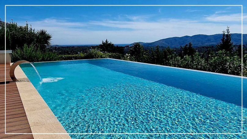 A louer PENTHOUSE DE PRESTIGE T5 217 M2 TERRASSE PIEDS DANS L'EAU GRASSE