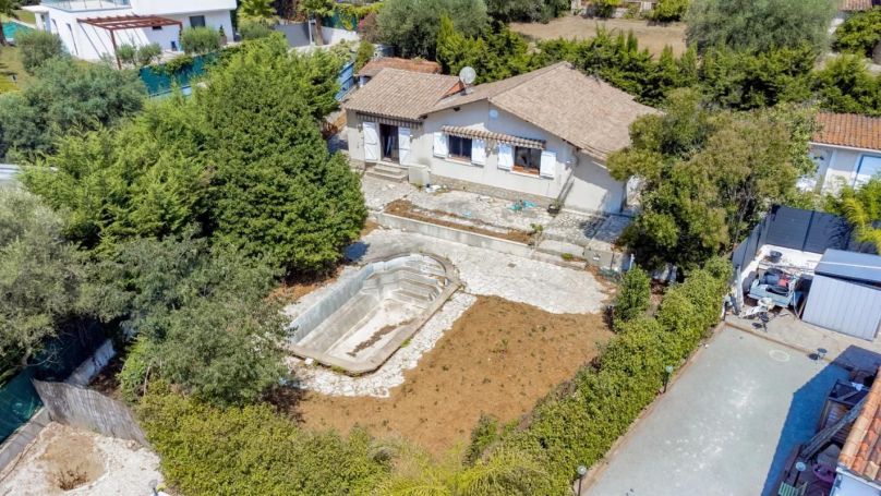 A louer MAISON  5 PIECES 152 M2  MOUGINS