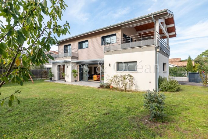 A vendre MAISON  D'ARCHITECTE BORD DE MER CAPBRETON