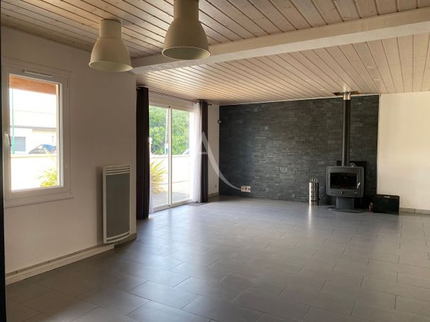 A vendre MAISON  4 PIECES 112 M2  ANGLES