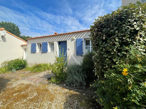 A vendre MAISON  2 PIECES 48 M2 BORD DE MER LONGEVILLE SUR MER