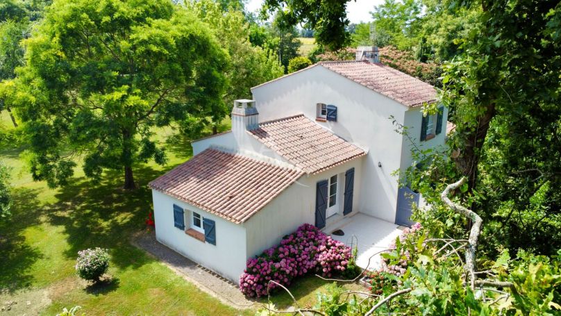 A vendre MAISON  6 PIECES 143 M2 BORD DE MER TALMONT SAINT HILAIRE