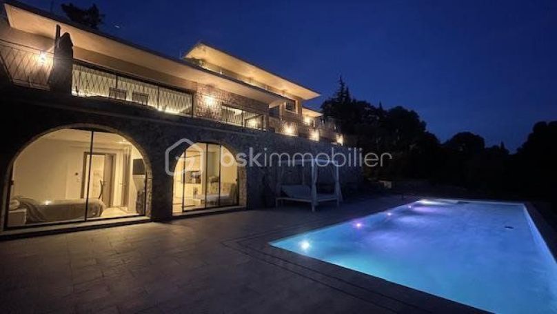 A louer MAISON  7 PIECES 370 M2  MOUGINS