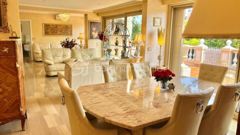 A louer APPARTEMENT T4 158 M2 TERRASSE BORD DE MER BEAULIEU SUR MER