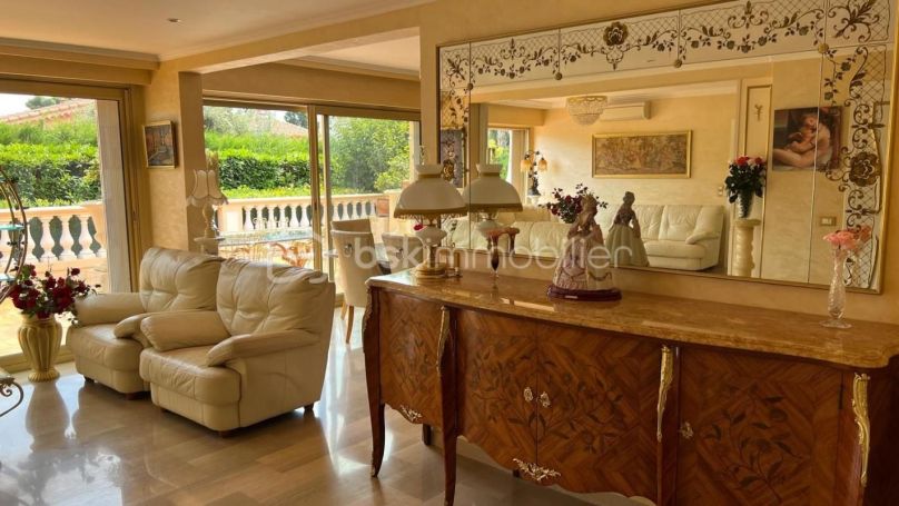 A louer APPARTEMENT T4 158 M2 TERRASSE BORD DE MER BEAULIEU SUR MER