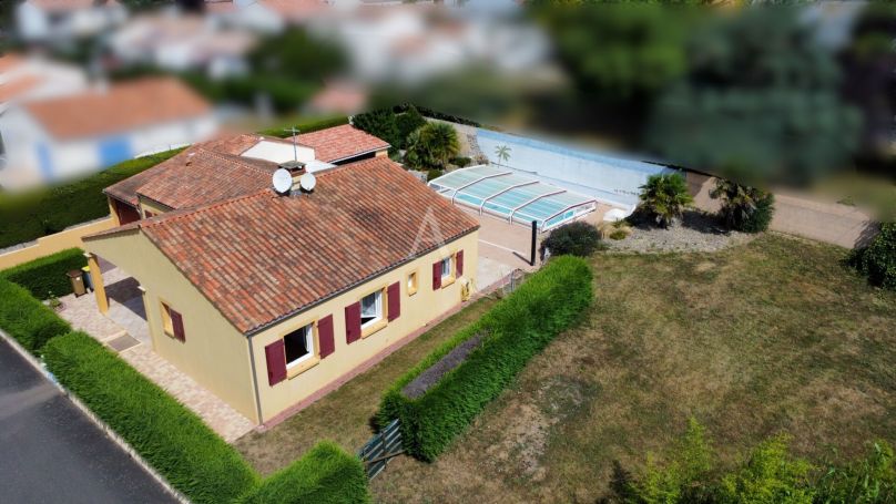 A vendre MAISON  5 PIECES 107 M2 BORD DE MER LONGEVILLE SUR MER