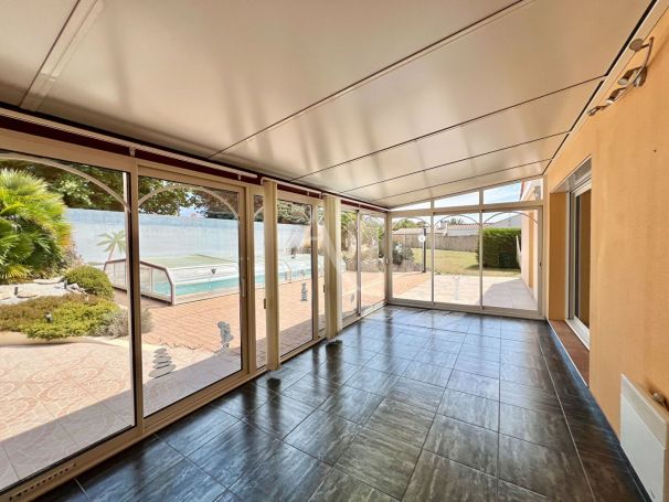 A vendre MAISON  5 PIECES 107 M2 BORD DE MER LONGEVILLE SUR MER