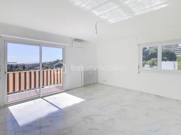 A louer APPARTEMENT T3 71 M2 VUE MER LE CANNET