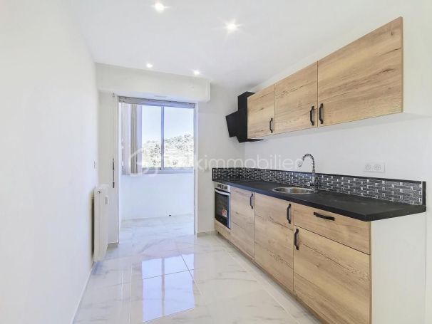 A louer APPARTEMENT T3 71 M2 VUE MER LE CANNET