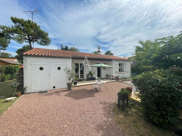 A vendre MAISON  4 PIECES 66 M2 BORD DE MER LONGEVILLE SUR MER