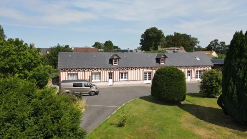 A vendre LONGèRE  11 PIECES 193 M2 BORD DE MER AUBERVILLE LA MANUEL