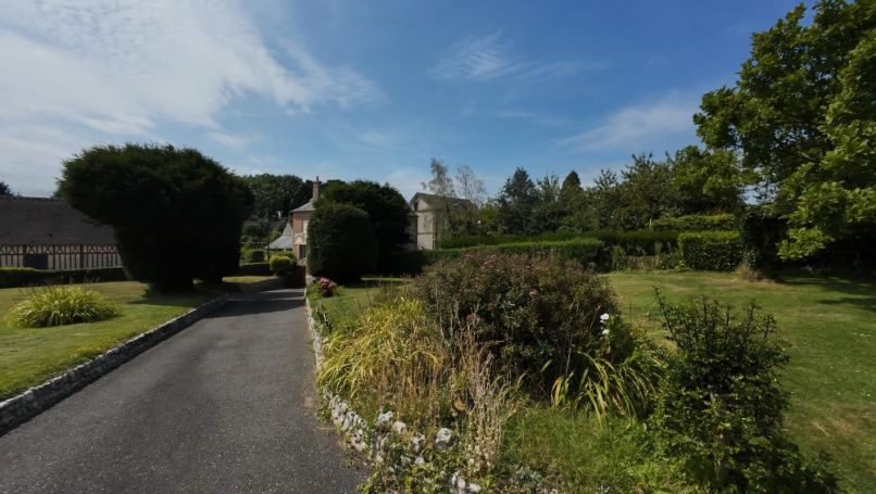 A vendre LONGèRE  11 PIECES 193 M2 BORD DE MER AUBERVILLE LA MANUEL