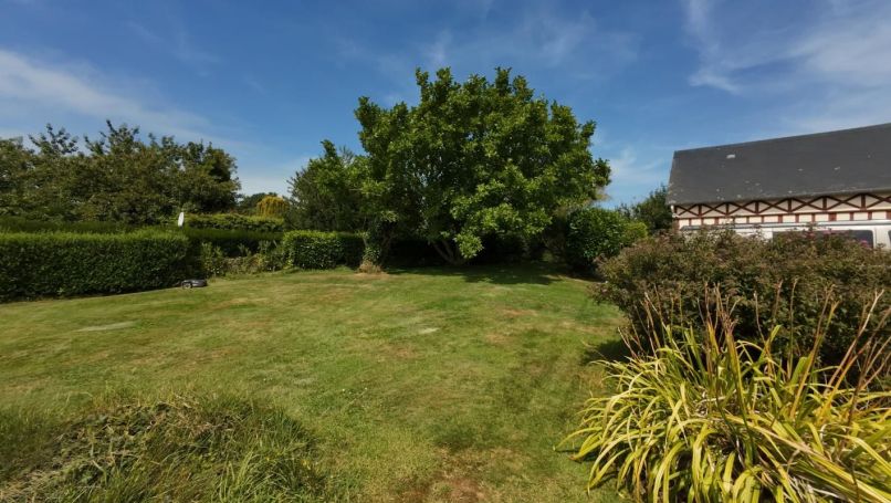 A vendre LONGERE RENOVEE 5 CHAMBRES  193 M2 PISCINE COUVERTE 5 MN VEULETTES SUR MER