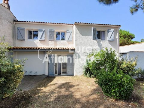 A vendre MAISON  5 PIECES 95 M2 BORD DE MER LA PALMYRE   LES MATHES