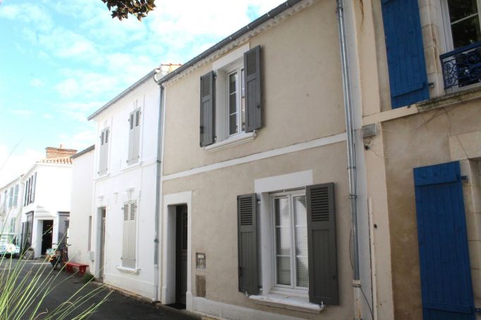 A vendre MAISON  3 PIECES 82 M2 BORD DE MER SAINT GILLES CROIX DE VIE