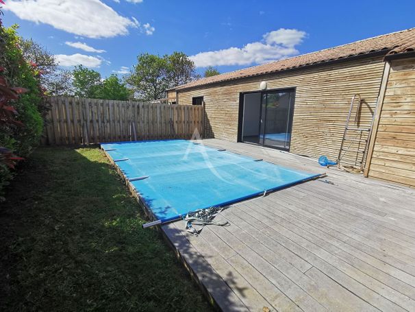 A vendre MAISON  4 PIECES 89 M2 BORD DE MER TALMONT SAINT HILAIRE