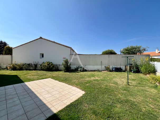 A vendre MAISON  4 PIECES 82 M2 BORD DE MER TALMONT SAINT HILAIRE