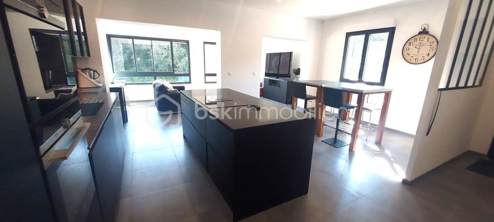 A vendre APPARTEMENT DE PRESTIGE T5 108 M2 BORD DE MER AJACCIO