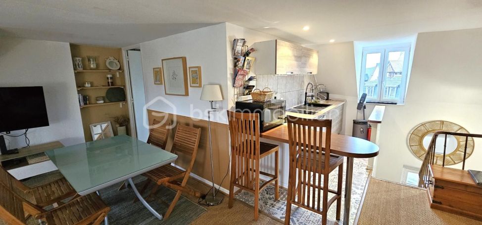 A louer APPARTEMENT DUPLEX DE PRESTIGE T3 70 M2 BORD DE MER DEAUVILLE