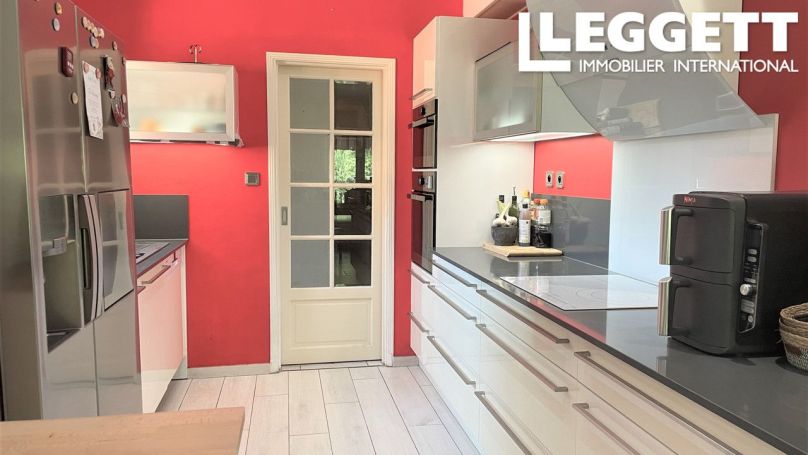 A louer MAISON  7 PIECES 190 M2  FAYENCE