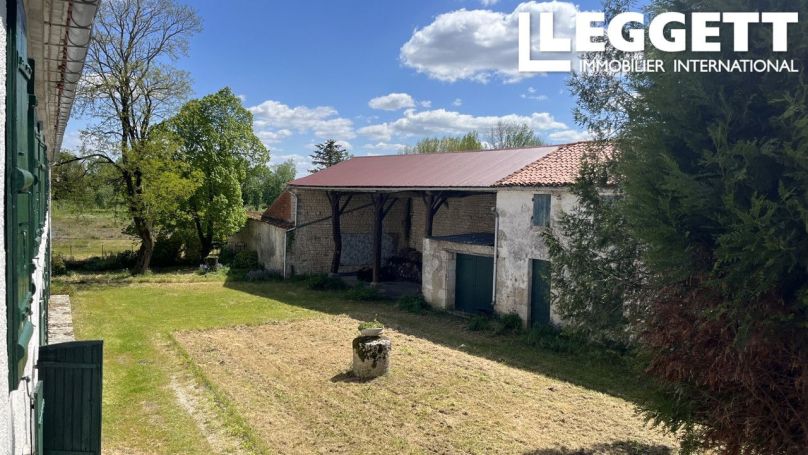 A louer MAISON  DE MAîTRE  SURGERES