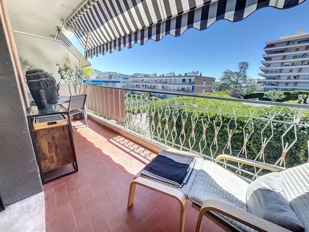 A louer APPARTEMENT NEUF T3 84 M2 TERRASSE BORD DE MER LE CANNET
