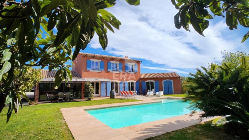 A louer MAISON  7 PIECES 193 M2 BORD DE MER CAGNES SUR MER