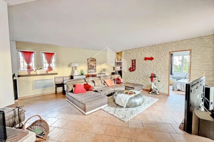 A louer MAISON  7 PIECES 193 M2 BORD DE MER CAGNES SUR MER