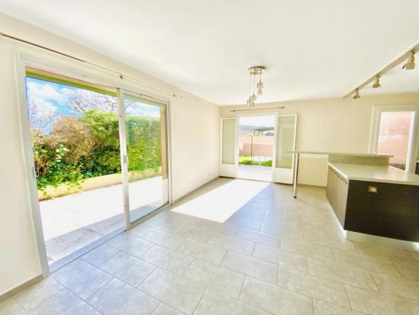 A louer APPARTEMENT T4 85 M2 TERRASSE  SOPHIA ANTIPOLIS