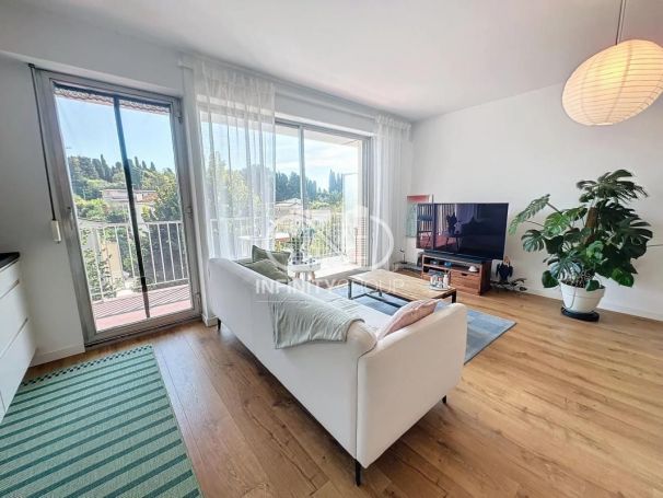 A louer APPARTEMENT T2 48 M2 TERRASSE BORD DE MER ANTIBES