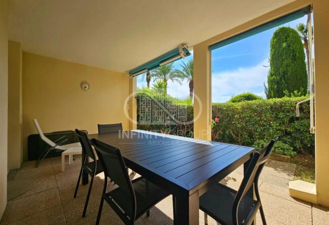 A louer APPARTEMENT T2 39 M2 TERRASSE BORD DE MER ANTIBES