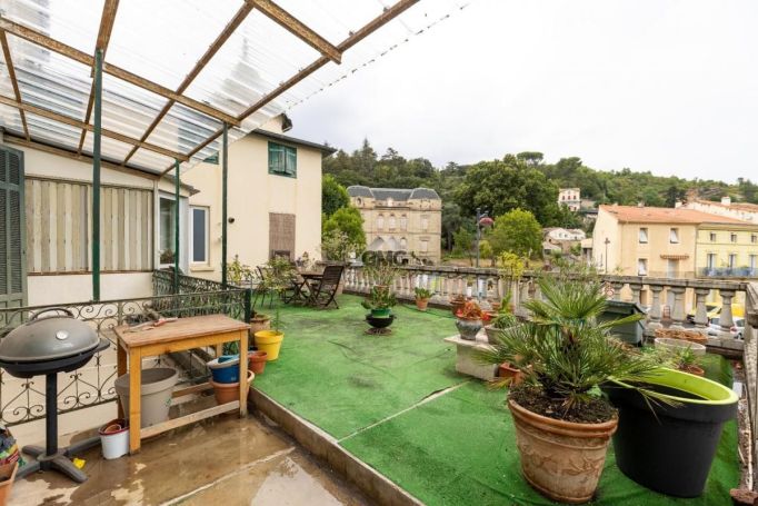 A louer APPARTEMENT T6 270 M2 TERRASSE  BEDARIEUX