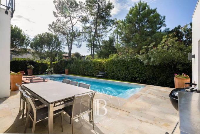 A vendre JOLIE MAISON 8 PIECES 400 M² CONTEMPORAINE ANGLET