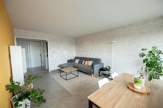 A louer APPARTEMENT T4 80 M2  BLANQUEFORT