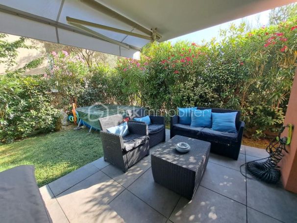 A louer APPARTEMENT T3 63 M2 TERRASSE BORD DE MER ANTIBES