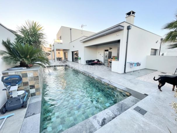 A louer MAISON  5 PIECES 170 M2  BEZIERS