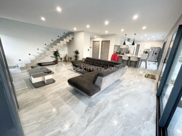 A louer MAISON  5 PIECES 170 M2  BEZIERS