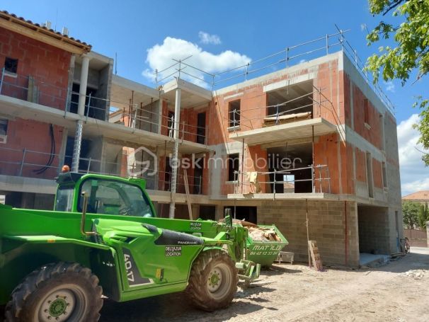 A louer APPARTEMENT DE PRESTIGE NEUF T3 60 M2  SAINT REMY DE PROVENCE