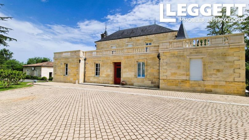 A vendre Superbe chateau 265 m² Saint Magne De Castillon