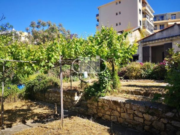 A louer MAISON  4 PIECES 80 M2 BORD DE MER ANTIBES