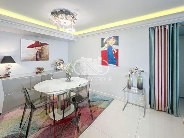 A louer APPARTEMENT DE PRESTIGE T4 129 M2 TERRASSE PIEDS DANS L'EAU ANTIBES