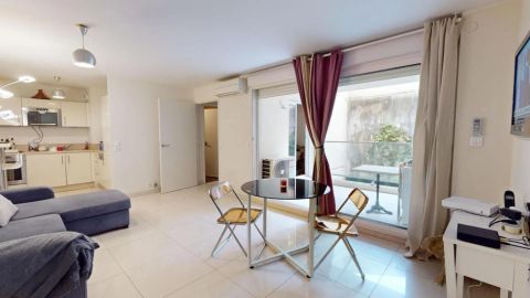 A louer APPARTEMENT T2 42 M2 TERRASSE PLAGE à PIED CANNES