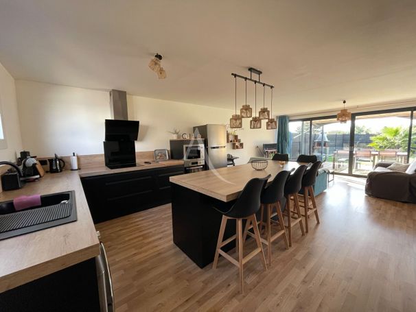 A vendre MAISON  CONTEMPORAINE BORD DE MER SAINT VINCENT SUR JARD