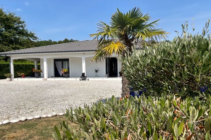 A vendre MAISON  DE MAîTRE  LESPARRE MEDOC Centre-ville