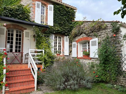 A louer MAISON  DE MAîTRE BORD DE MER LONGEVILLE SUR MER