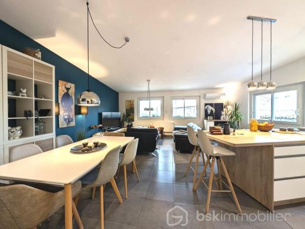 A louer APPARTEMENT T4 121 M2  LEZIGNAN LA CEBE
