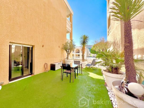 A louer APPARTEMENT T2 40 M2 TERRASSE BORD DE MER LE CANNET