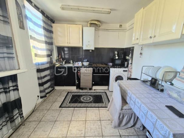 A louer APPARTEMENT T4 69 M2 BORD DE MER TOULON