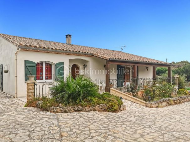 A louer MAISON  5 PIECES 140 M2  DOUZENS